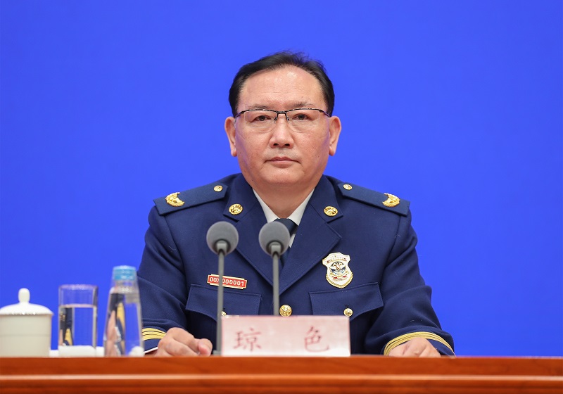 亚洲骚嫩逼17c应急部党组成员、消防救援局局长琼色出席新闻发布会